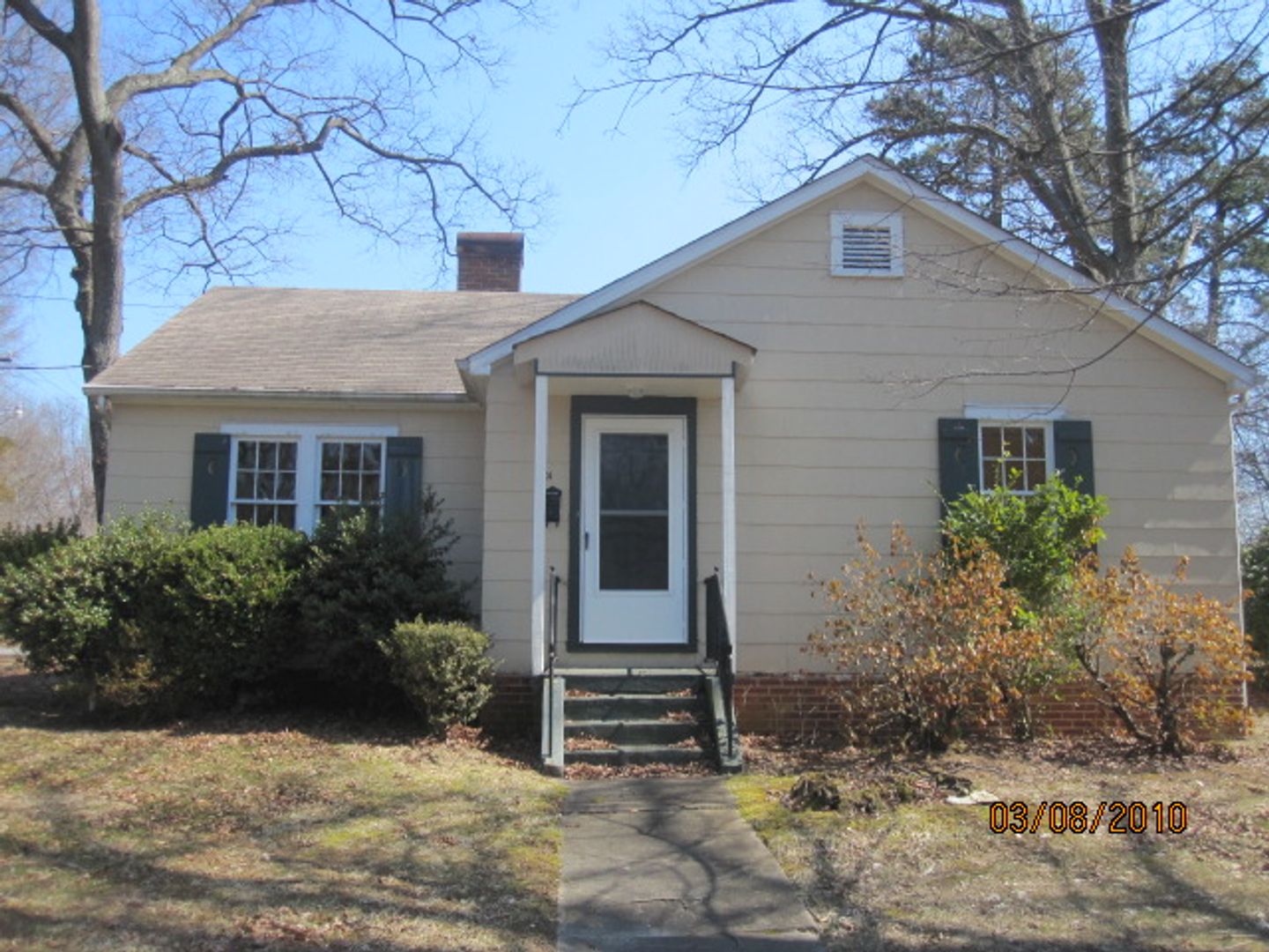 Winston-Salem House: 801 Knollwood Street