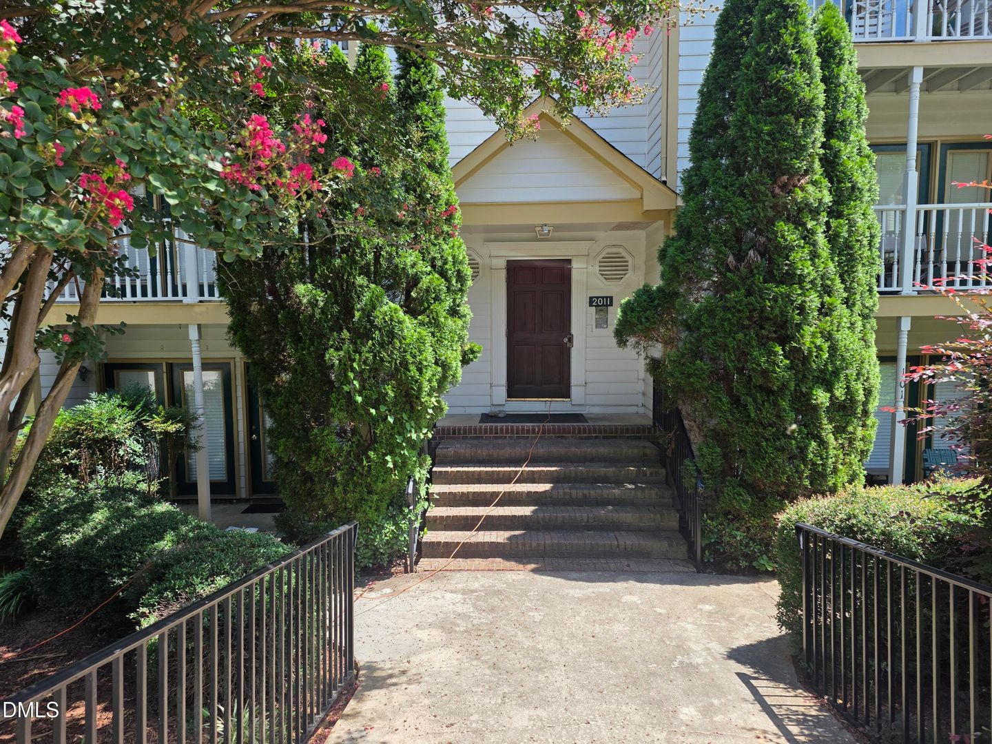 Raleigh House: 2011 Quaker Lndg APT 103