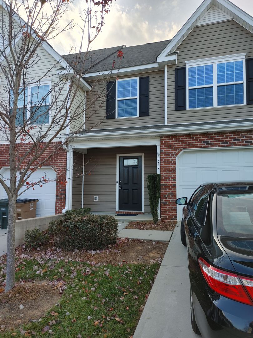 Greensboro House: 545 Song Sparrow Ln