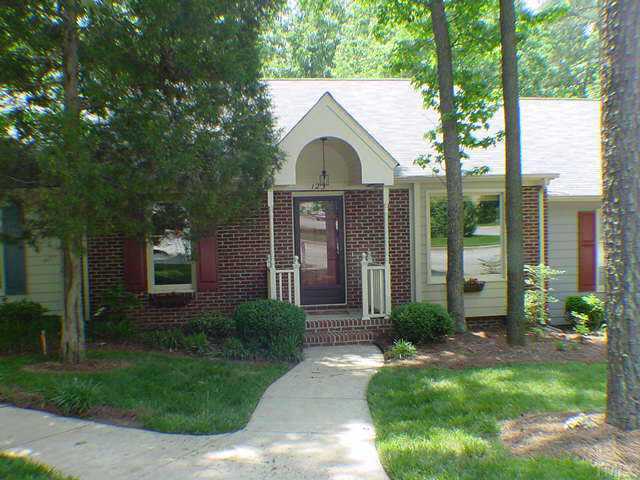 Cary Townhome: 123 Boldleaf Court