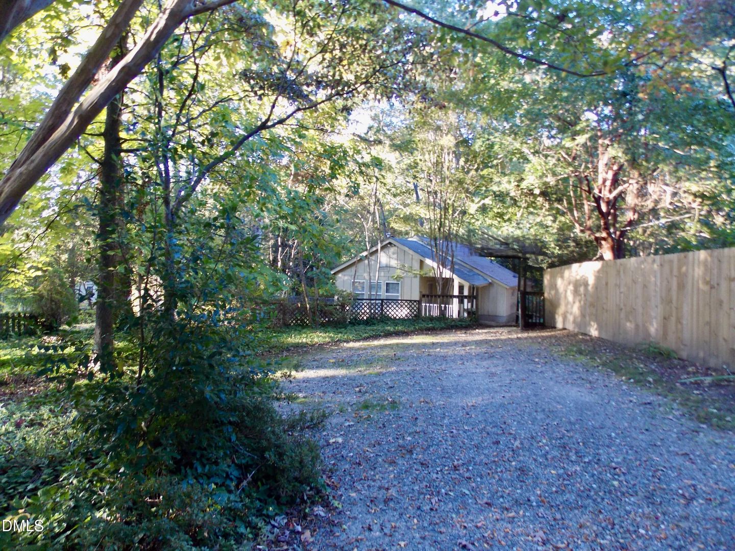 Raleigh House: 1421-A Lynn Road