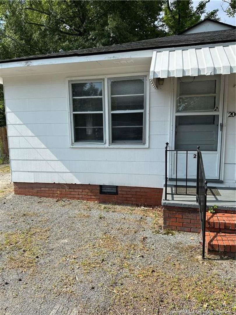 Fayetteville Condo: 200 Post Ave #2