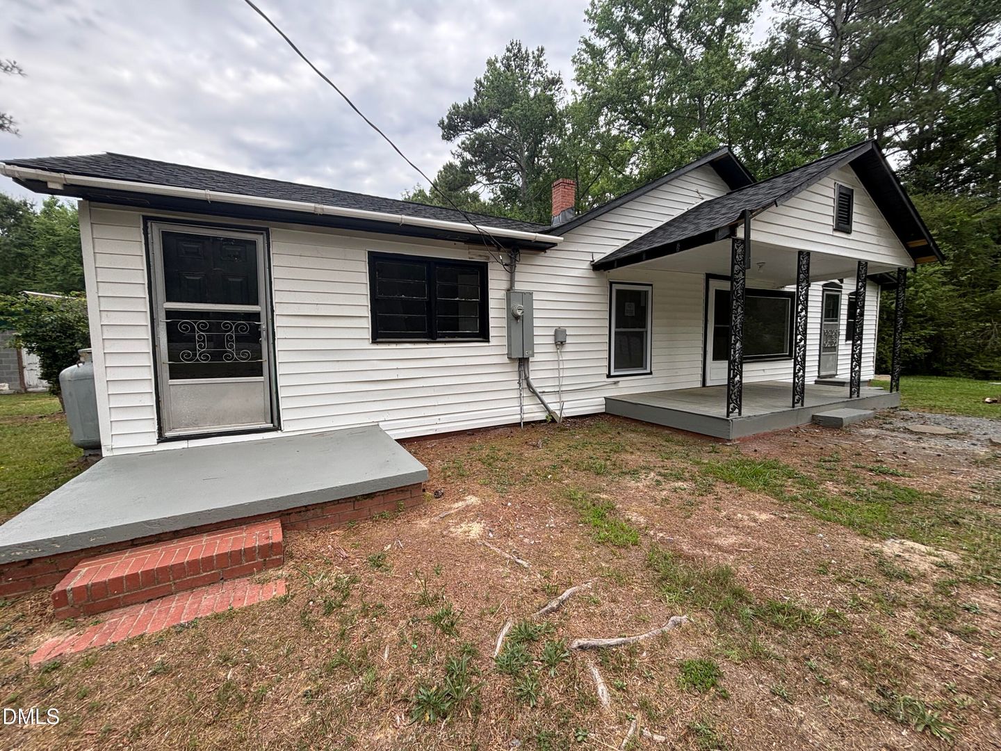 Bear Creek House: 87 Robert Thompson Rd