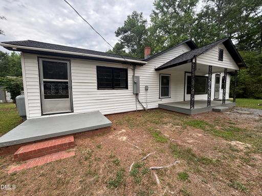 87 Robert Thompson Rd