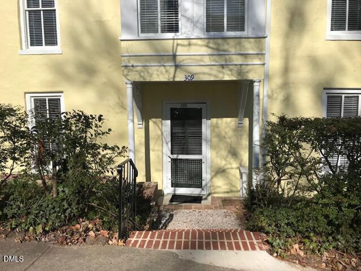 Raleigh House: 309 E. Lane Street