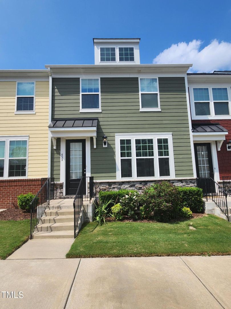 Wake Forest House: 433 Rally Point Pl