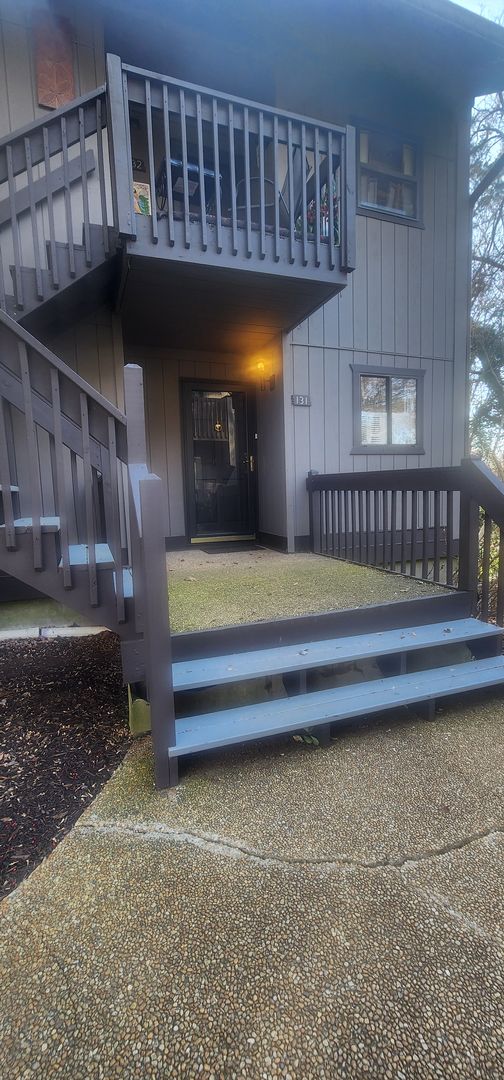 Winston-Salem House: 131 Cedar Cove Lane