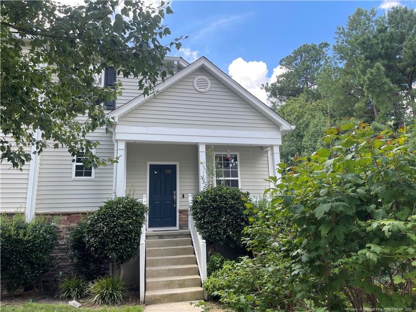 Holly Springs House: 112 Summit Oaks Ln