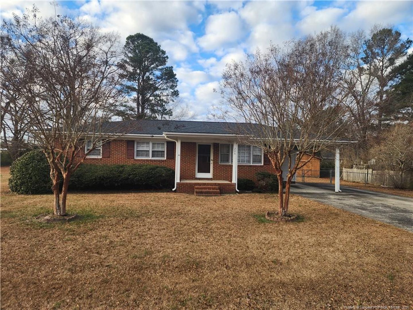 Smithfield House: 206 Britt St
