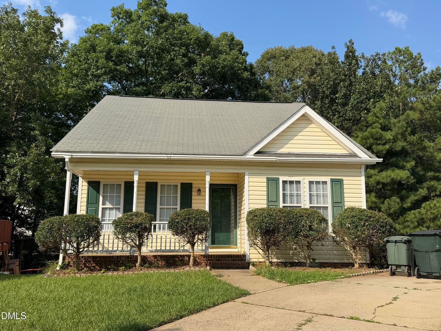 Holly Springs House: 116 Cliffdale Road