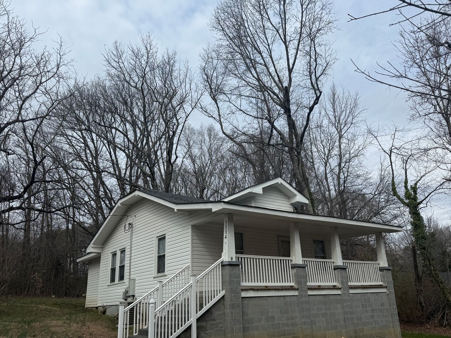 Asheboro House: 1314 Uwharrie St