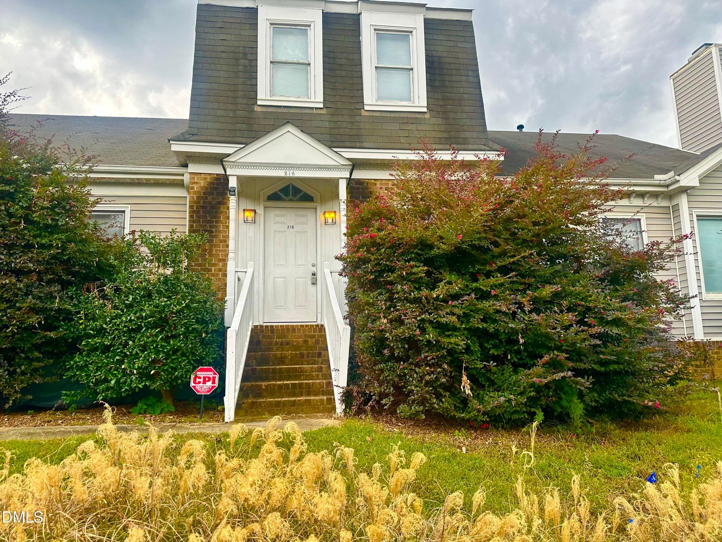 Cary House: 216 S. Walker Street