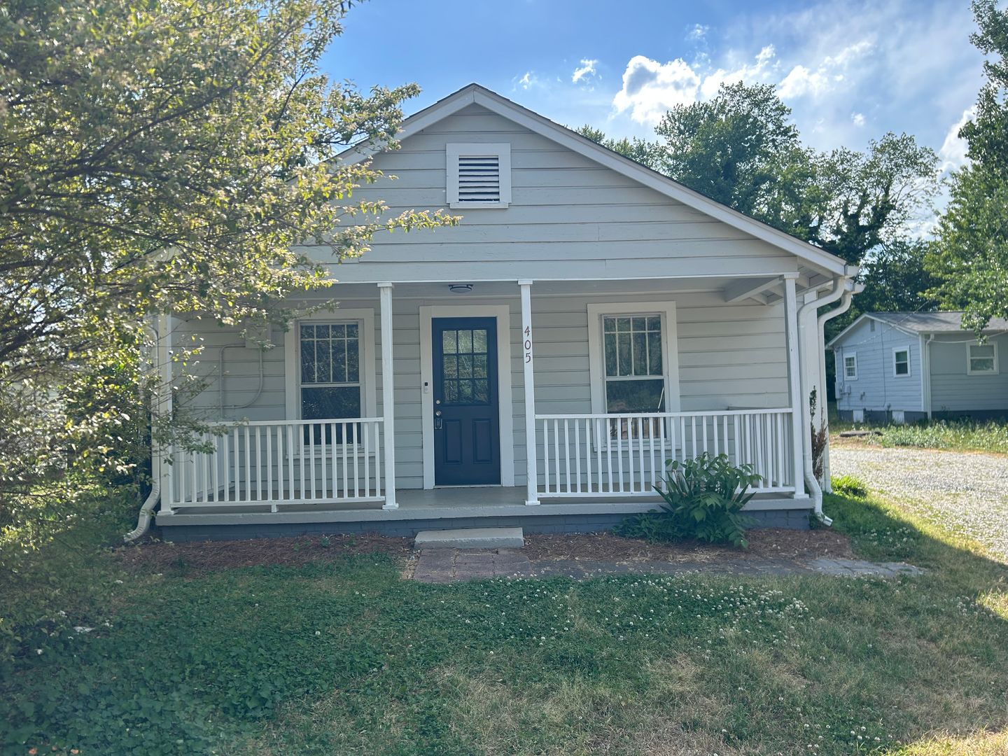 Kernersville House: 405 Dobson St.