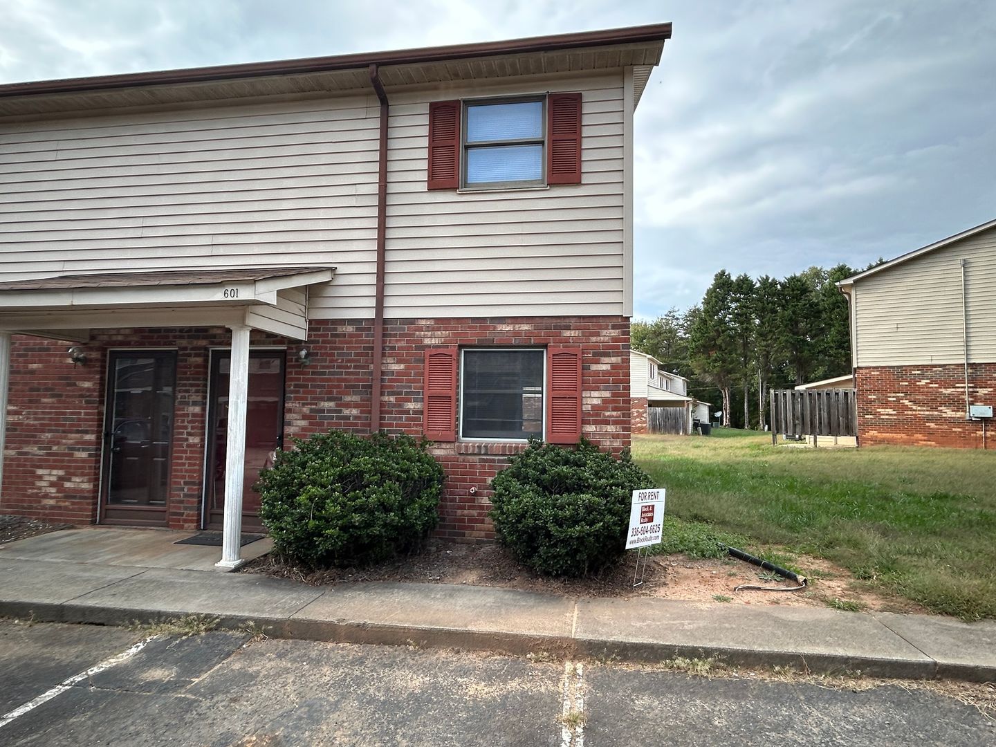 Winston-Salem House: 601 Timberline Dr.