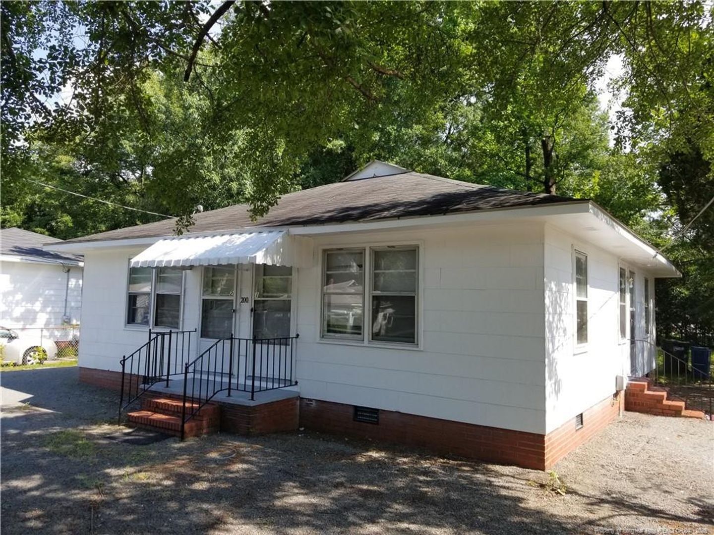 Fayetteville House: 200 Post Avenue #1