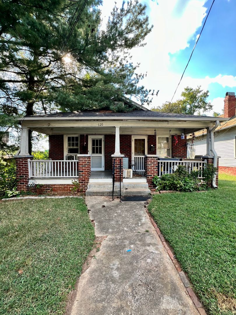 Winston-Salem House: 120 S. Poplar Street