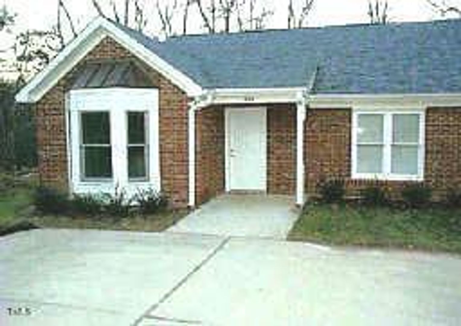 Fuquay-Varina House: 404 Creekway Drive