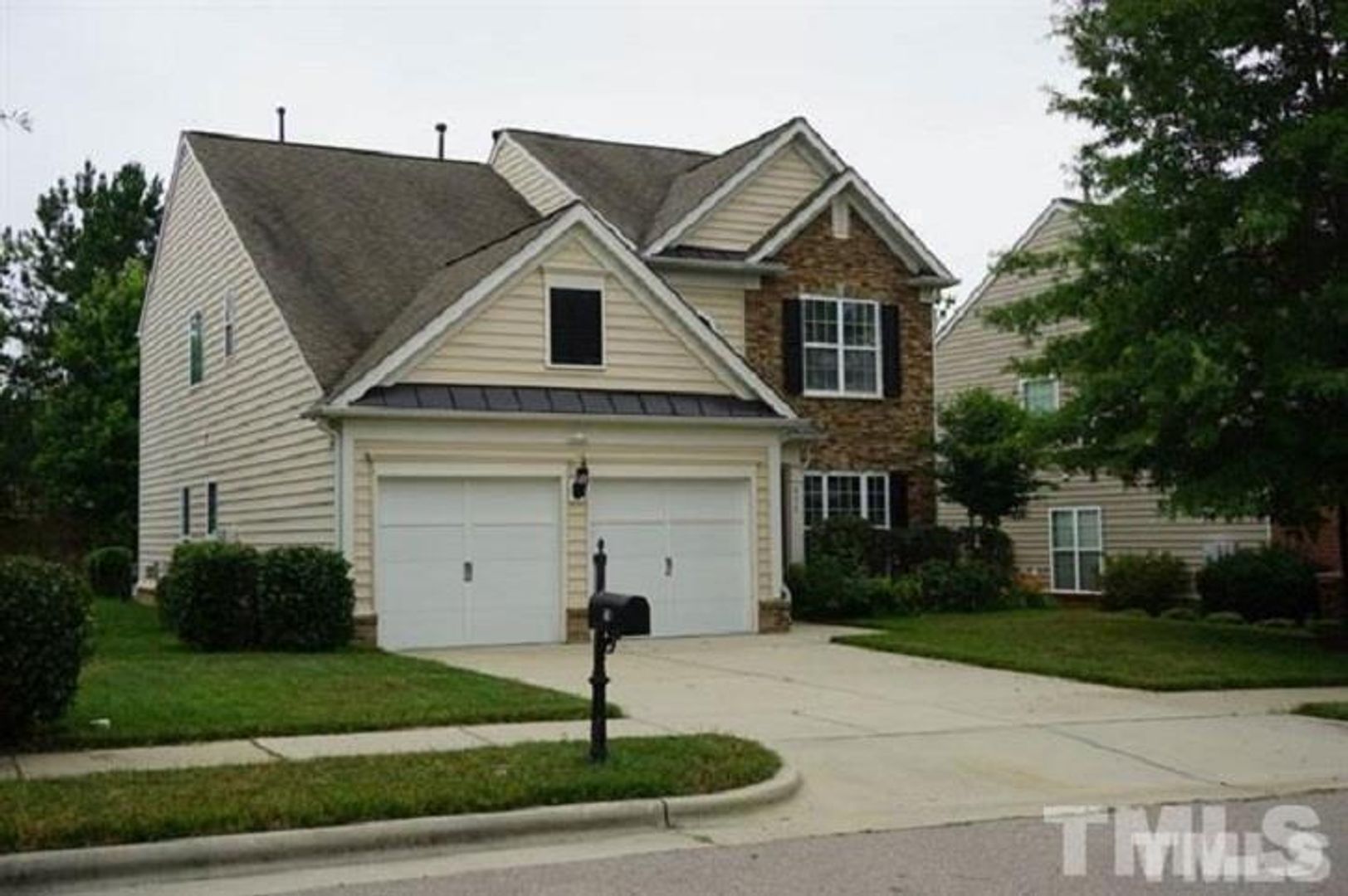 Cary House: 410 Euphoria Circle