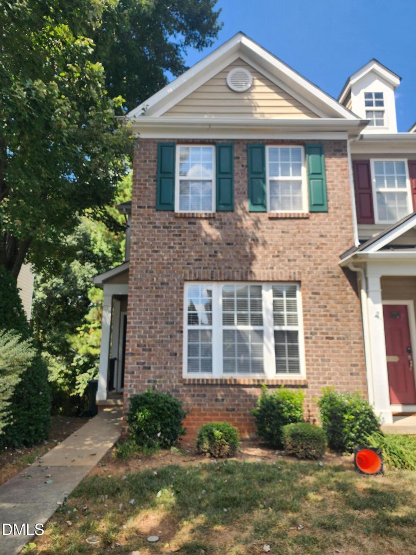 Raleigh House: 642 Cupola Drive
