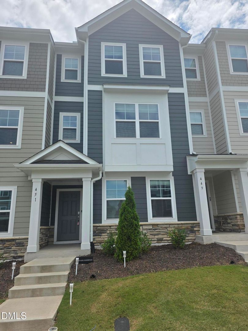 Apex House: 451 Carolina Springs Blvd