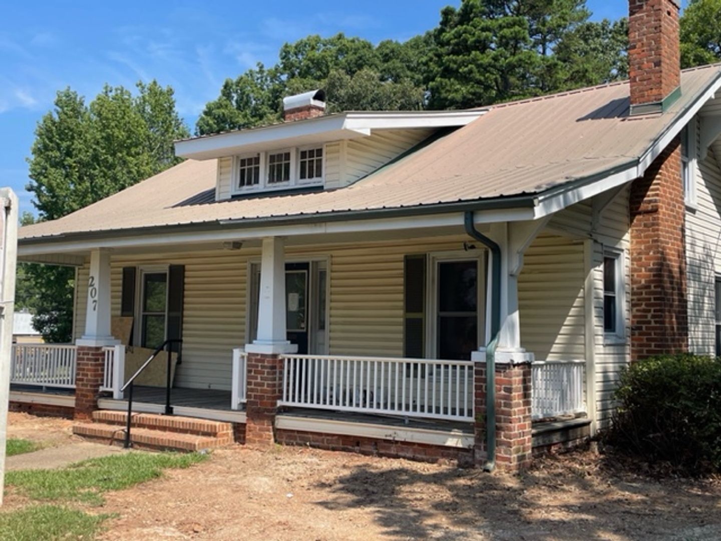 Asheboro House: 207 E. Pritchard St
