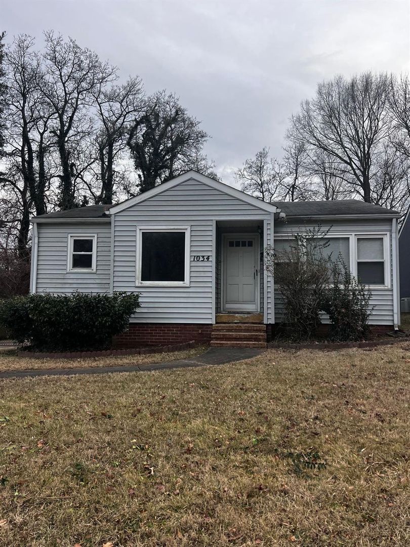 High Point House: 1034 E Lexington Ave