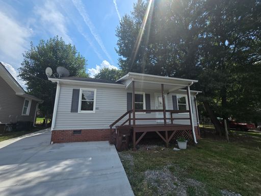 105 Chase Ave – photo 1