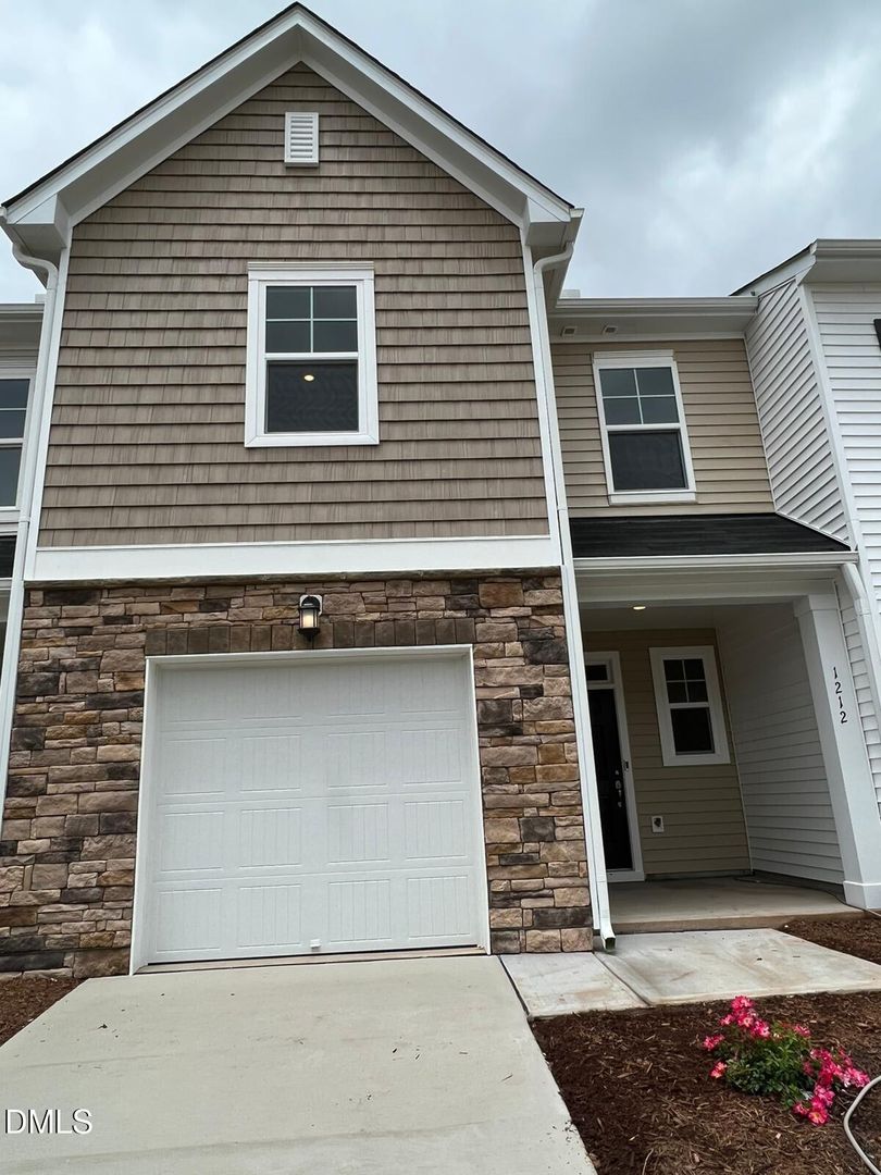 Durham Townhome: 1212 Pate Farm Ln.