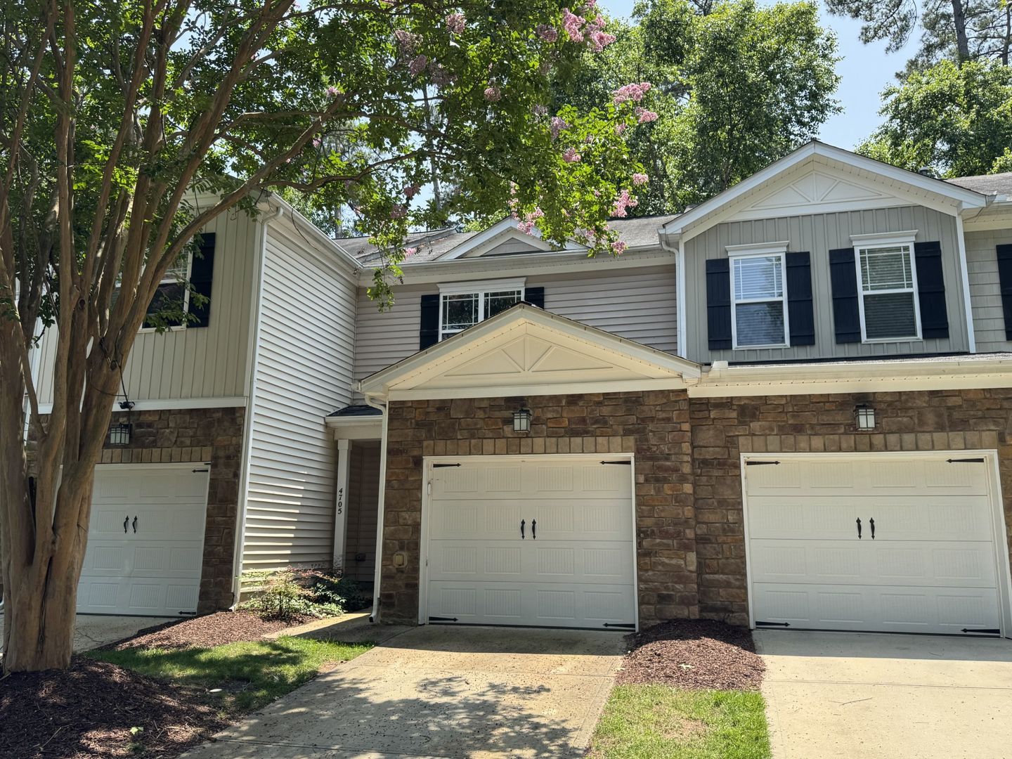 Raleigh House: 4705 Lawhorn Street