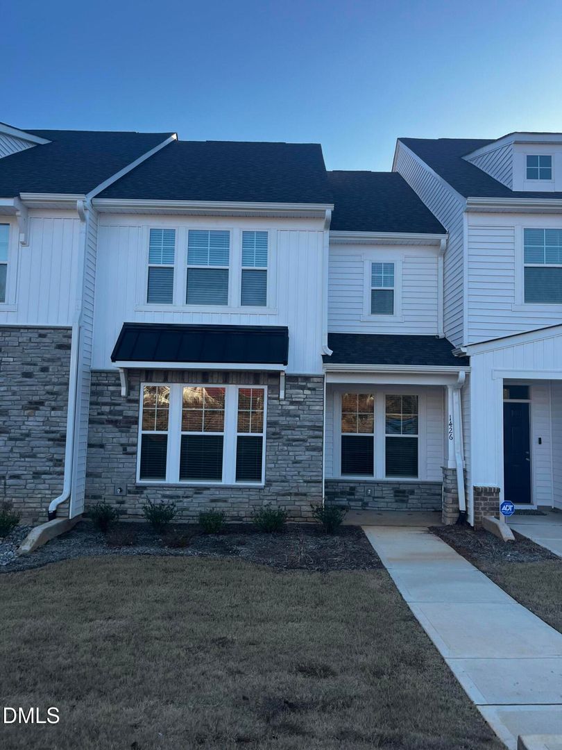 Sanford Townhome: 1426 COOPER ST