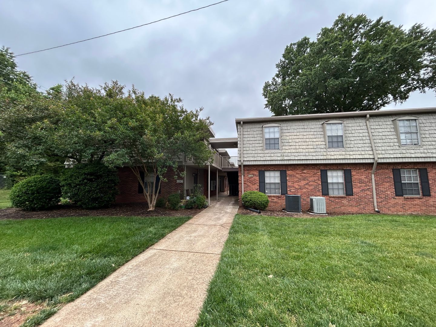 Winston-Salem House: 3816-H Country Club Road