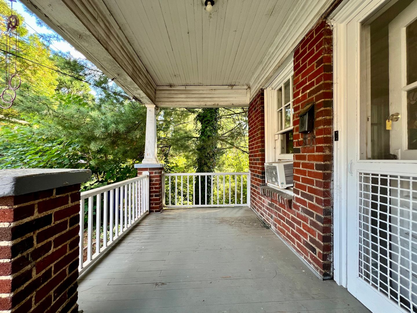 Winston-Salem House: 120 S. Poplar Street