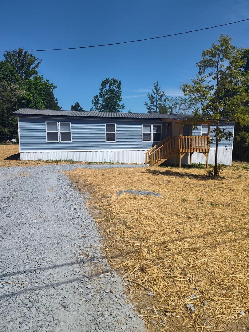 Asheboro House: 615 Rocwood Dr