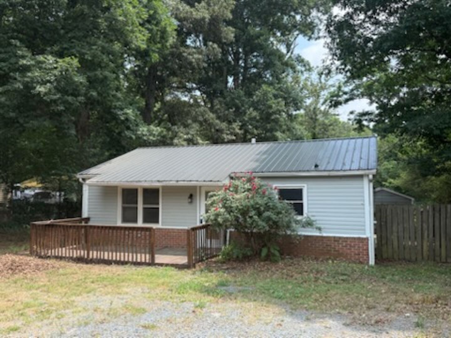 Randleman House: 170 New Salem Rd