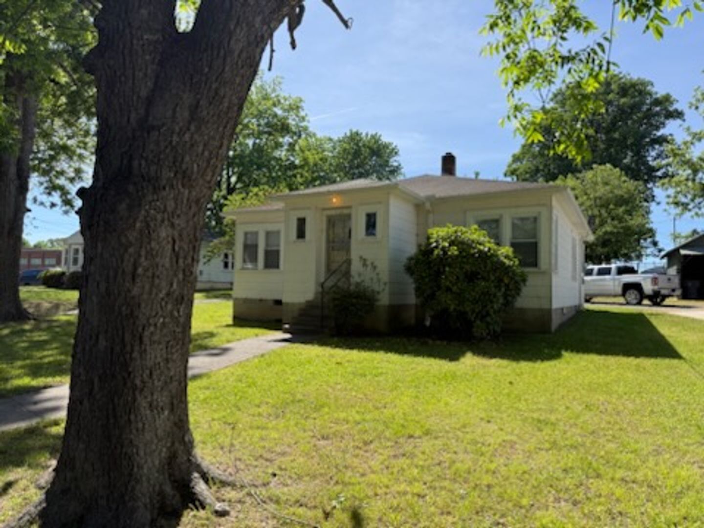 Asheboro House: 712 S. Main St