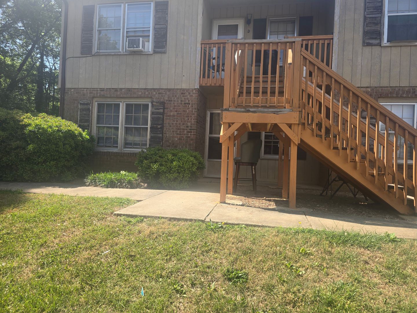 Archdale Apartment: 106 Thomas St