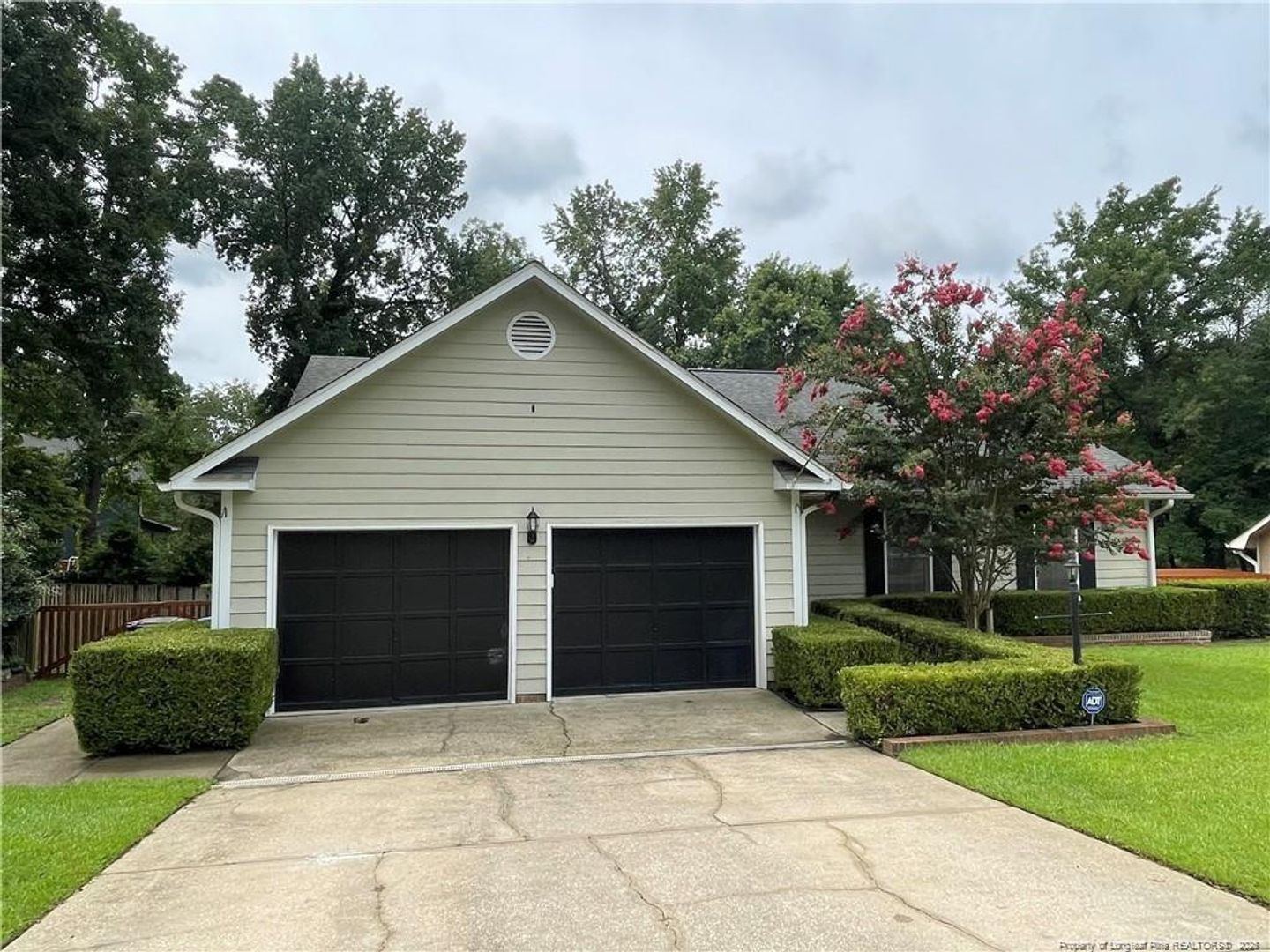 Fayetteville House: 673 Georgetown Circle