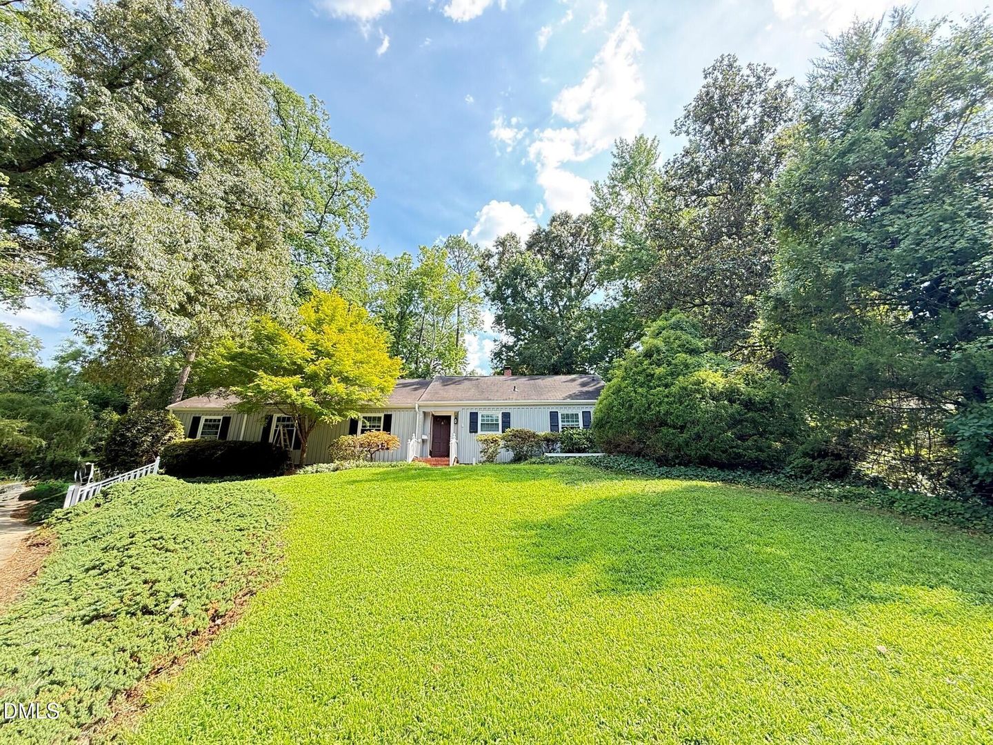 Raleigh House: 2667 Davis Street