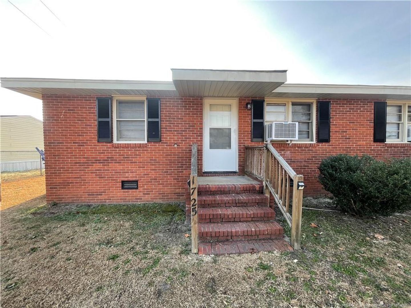 Fayetteville House: 1725 Cumberland Drive