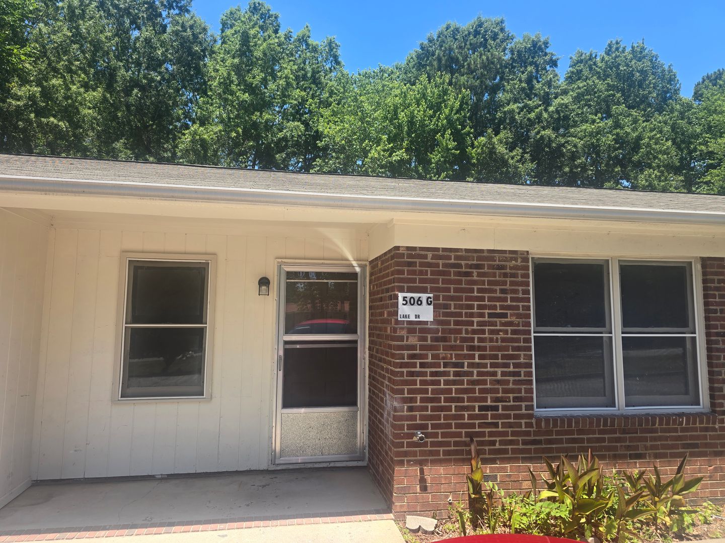 Archdale Apartment: 506 Lake Dr