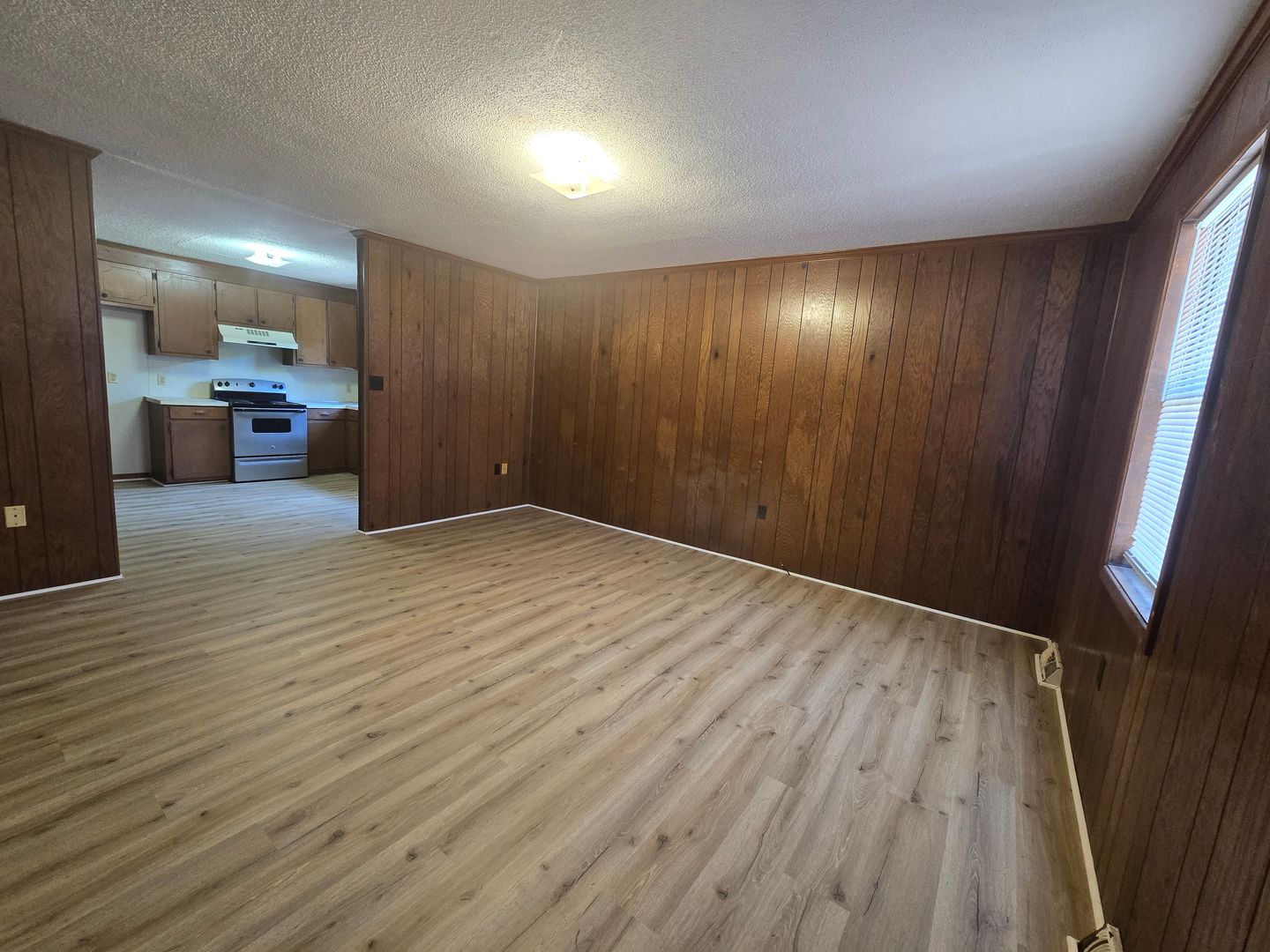 Lexington Apartment: 76 Random Dr