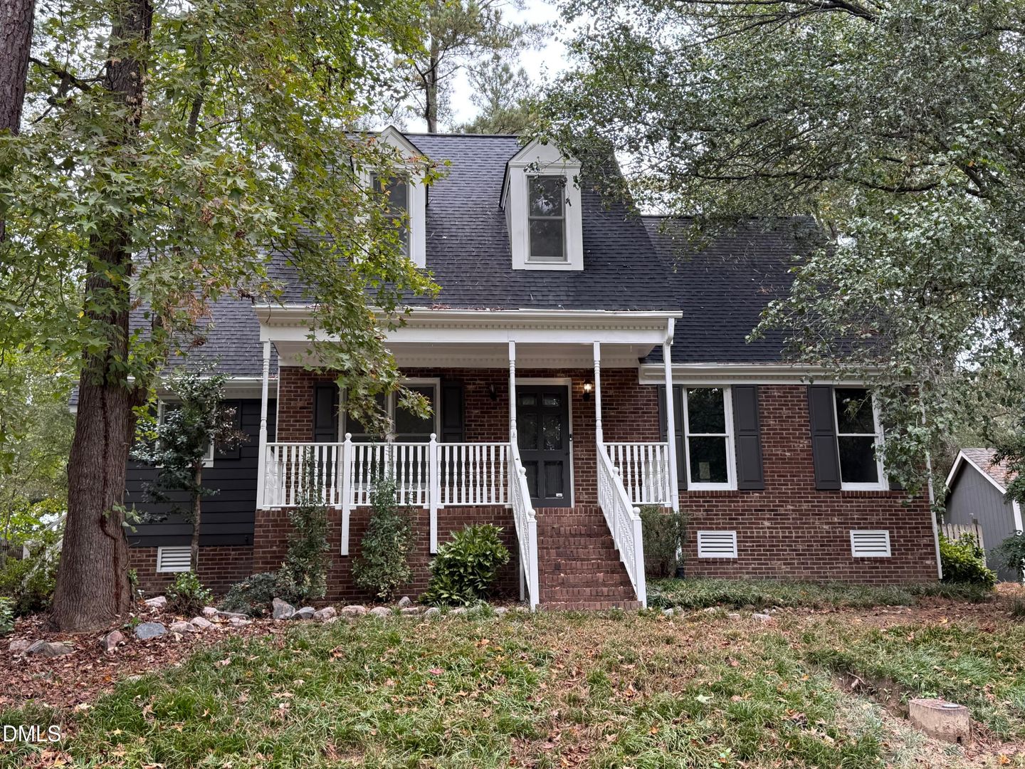 Raleigh House: 6137 River Landings Dr