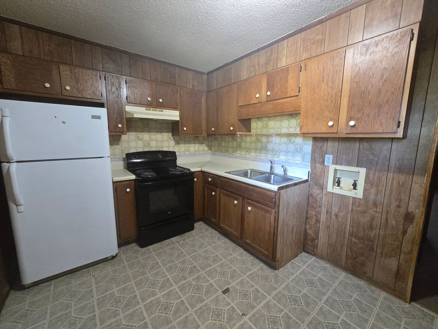 Archdale Apartment: 208 Julian Ave