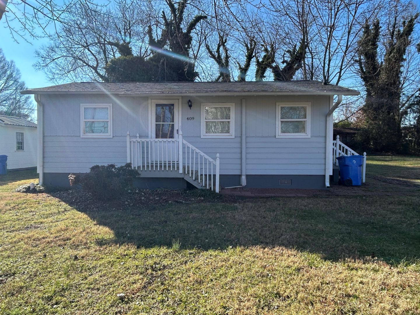 Kernersville House: 409 Dobson St