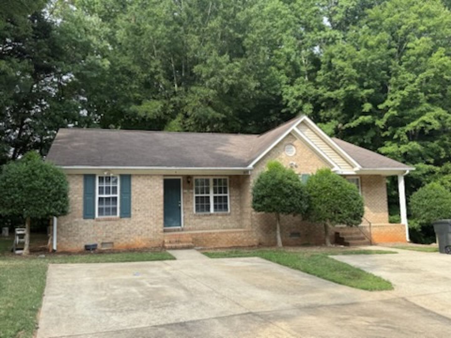 Asheboro House: 1818 Saddlewood Court, Apt. B