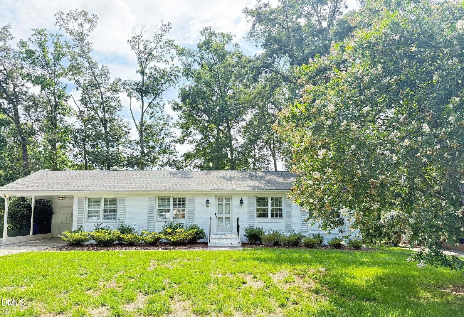 Raleigh House: 212 Sampson St