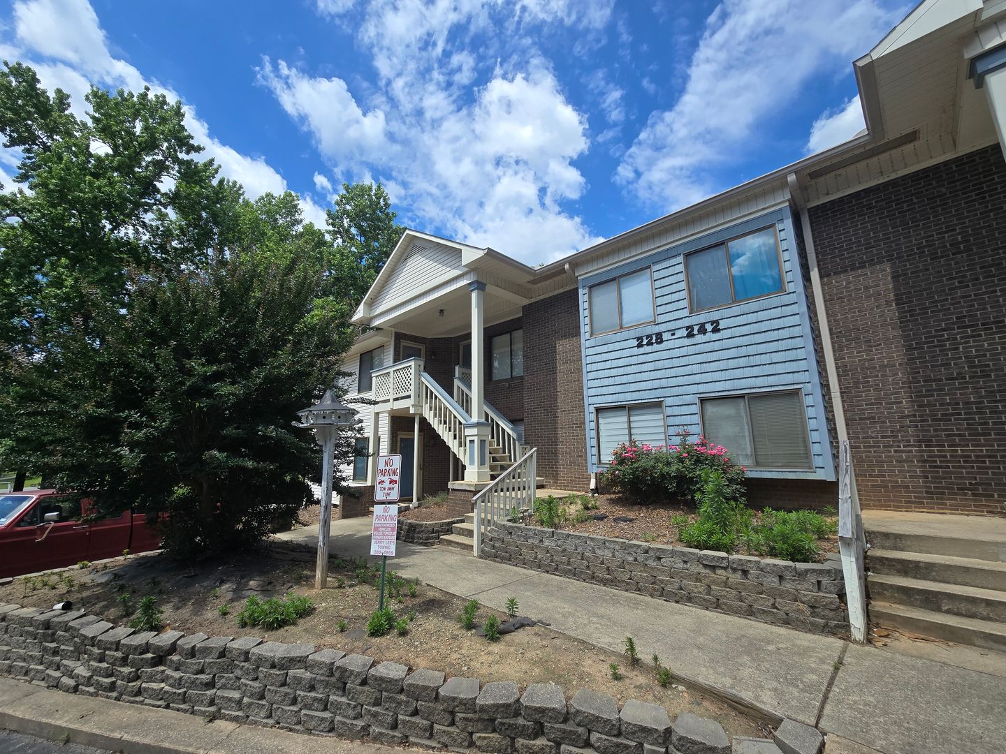 Archdale Condo: 234 Davidson St.