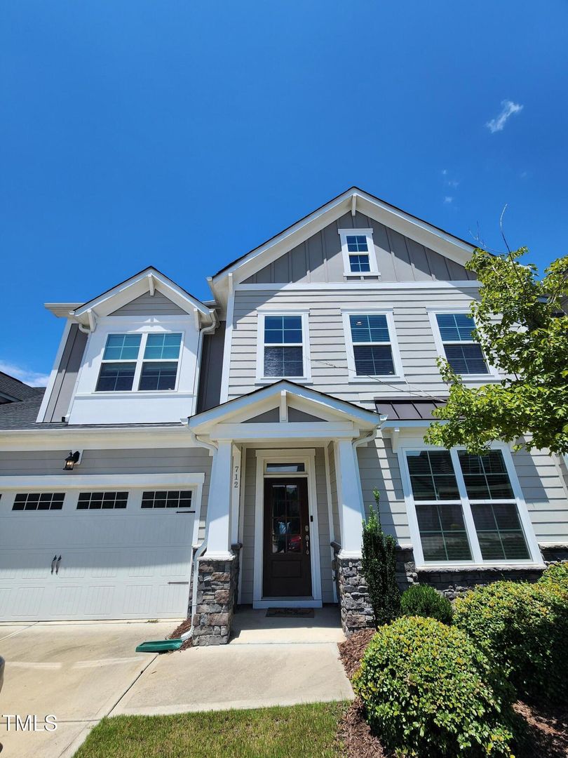 Cary House: 712 Chelsea Grove Dr