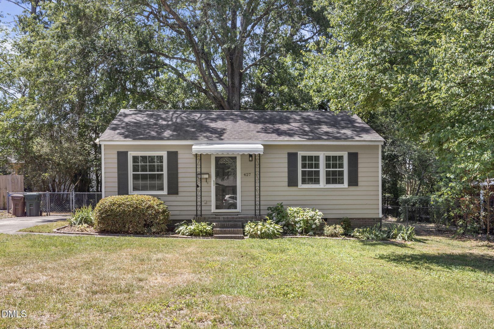 Cary House: 427 W. Park St.