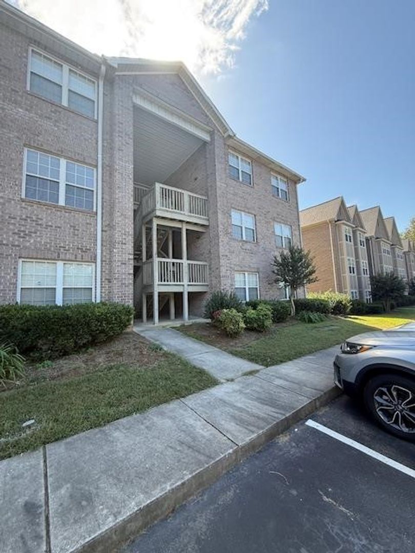 Randleman House: 4068 Bentley Dr., Apt B2